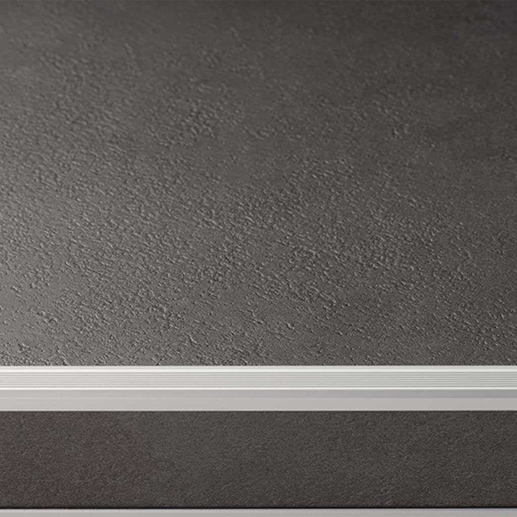 Co-pro Trapprofiel PVC 45 x15 zilver 3,0 structuur – 3 m